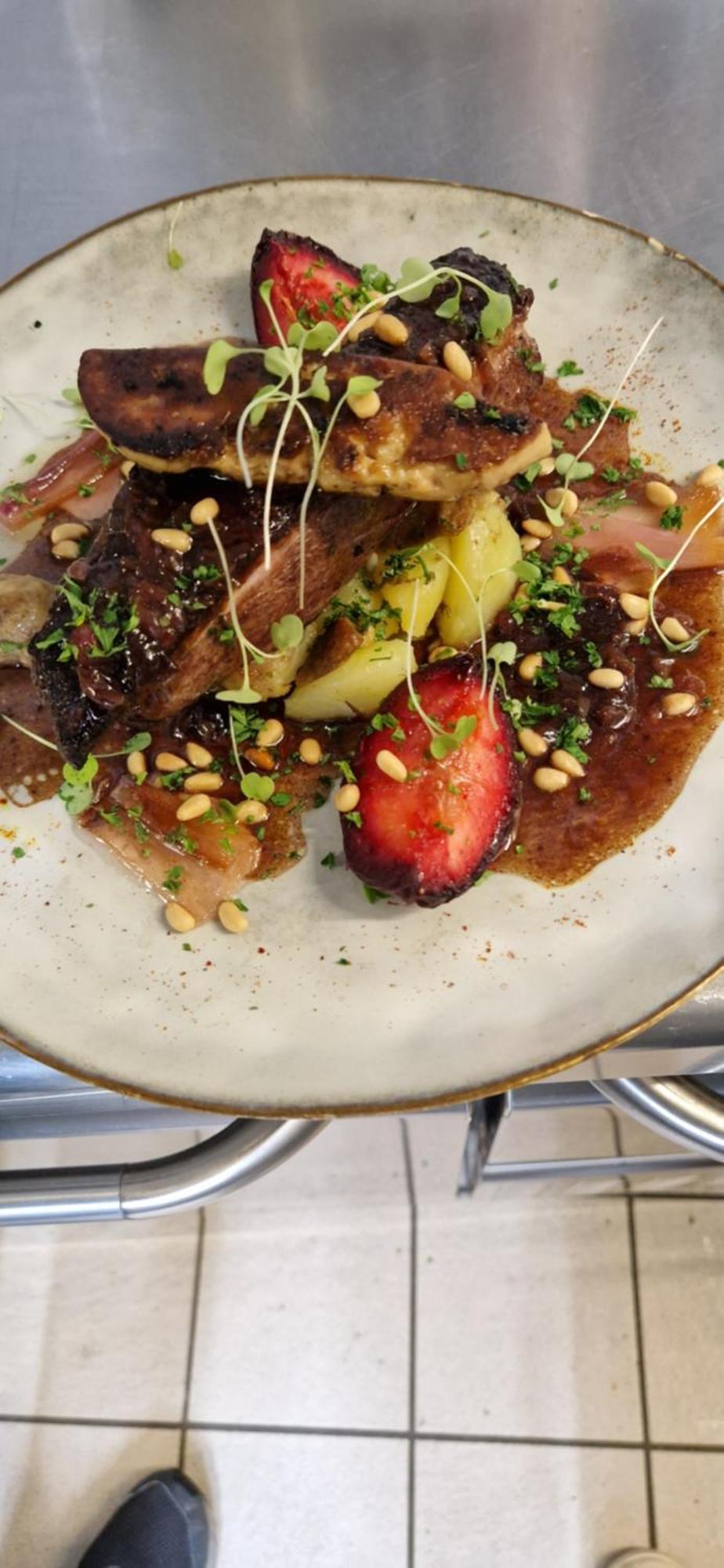 Chateau D'Arance Hotel Restaurant Espace Bien-Etre Cette-Eygun Eksteriør billede